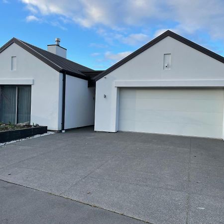 Stunning Park Side Holiday Home Christchurch Extérieur photo