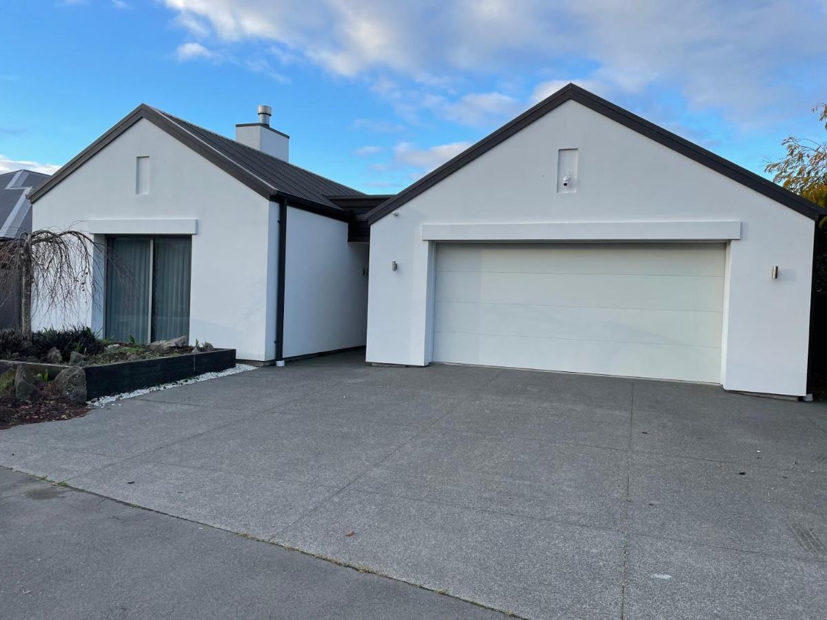 Stunning Park Side Holiday Home Christchurch Extérieur photo